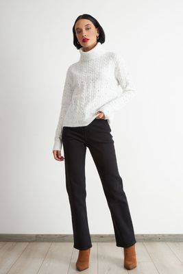 Imagen 2 del producto Sweater Trenzado Cuello Alto Blanco Nicopoly