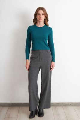 Imagen 2 del producto Polera Manga Larga Crop Verde Petróleo Nicopoly