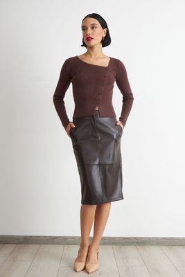 Imagen 2 del producto Sweater Escote Asimétrico Café Nicopoly