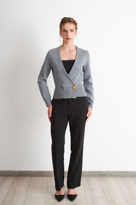 Imagen 2 del producto Cárdigan Cruzado con Botón Gris Nicopoly