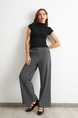 Imagen 2 del producto Polera Manga Corta Cuello Alto Negro Nicopoly