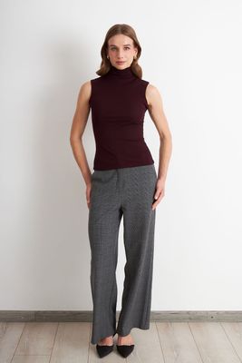 Imagen 2 del producto Polera Malla Cuello Alto Burdeo Nicopoly