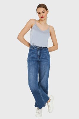 Imagen 2 del producto Top Básico Tipo Satín Celeste Nicopoly