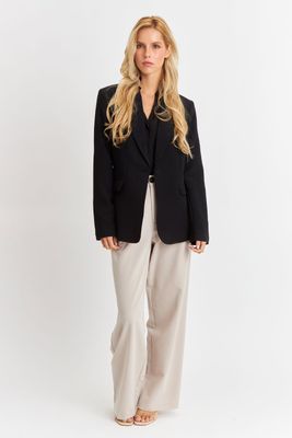 Imagen 2 del producto Blazer Bolsillos y Botón Negro Nicopoly