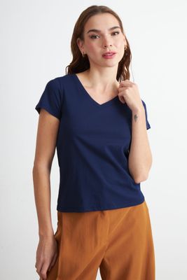 Polera Escote en V Básica Azul Marino Nicopoly