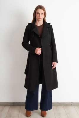 Imagen 2 del producto Abrigo Solapa y Cinturón Negro Nicopoly