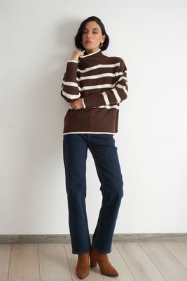 Imagen 2 del producto Sweater Cuello Alto Rayas Horizontales Mocca Nicopoly