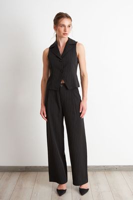 Imagen 2 del producto Gilet Negro Rayas Diplomáticas Nicopoly