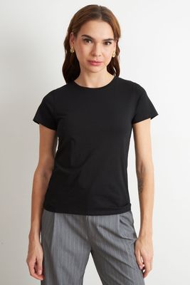 Polera Básica Cuello Redondo Negro Nicopoly