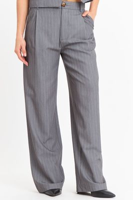 Pantalón de Pierna Recta Raya Diplomática Gris Nicopoly