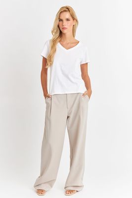 Imagen 2 del producto Polera Escote en V Básica Blanco Nicopoly