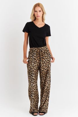 Imagen 2 del producto Polera Escote en V Básica Negro Nicopoly