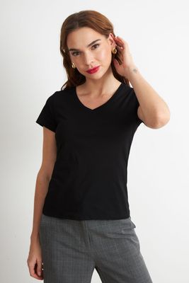 Polera Escote en V Básica Negro Nicopoly