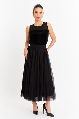 Imagen 2 del producto Polera sin Manga Detalle Terciopelo Negro Nicopoly