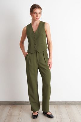 Imagen 2 del producto Pantalón Recto Con Pinza Oliva Nicopoly