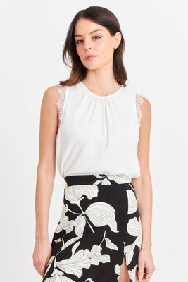 Blusa Encaje Hombros Blanco Nicopoly