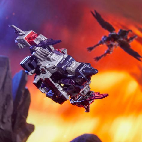 Figura de Acción Transformers Legacy United Voyager Cybertron Universe Starscream -8