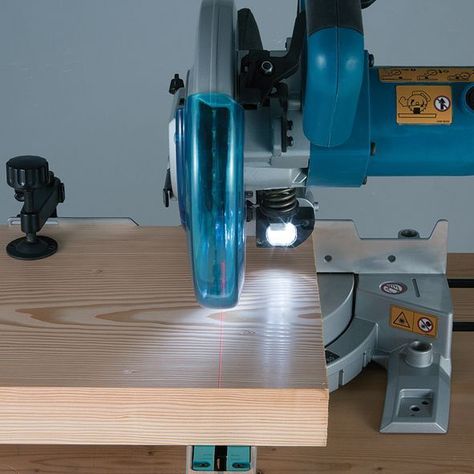 Sierra Ingleteadora 216 mm Makita LS0815FL -2