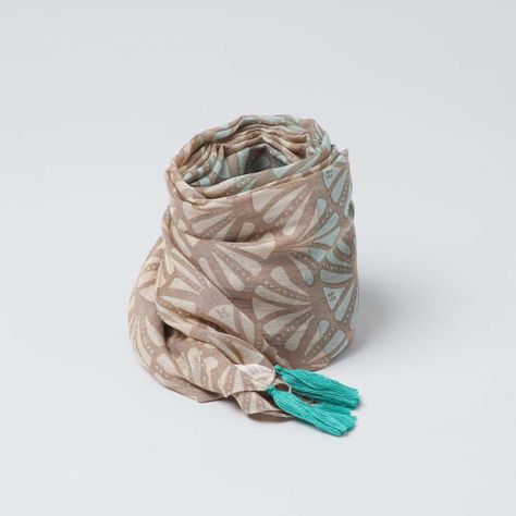 Pañuelo Estampado Coralia Café Humana-0
