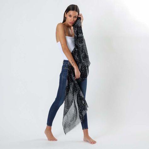 Pañuelo Estampado Astral Negro Humana-2