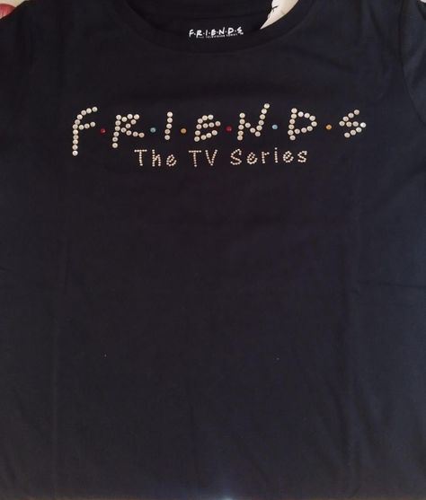 Polera Friends con aplicaciones-2