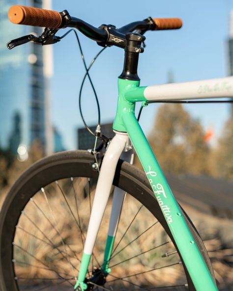 Bicicleta urbana La Fugitiva El Plan de Fuga Verde - Blanco-3