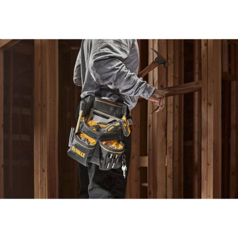 Bolsa Profesional 13 Bolsillos Dewalt DWST540201-2