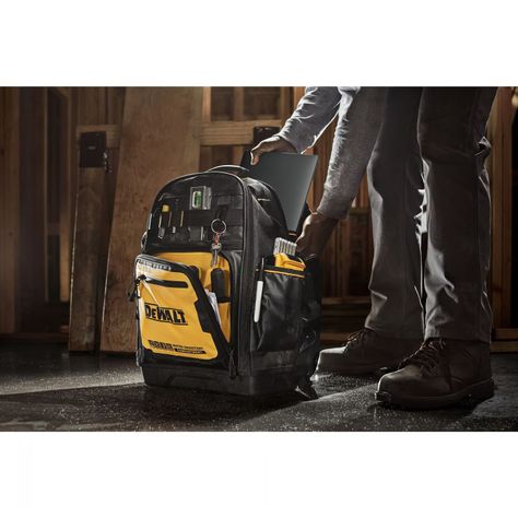 Mochila profesional 43 bolsillos DEWALT DWST560102-7