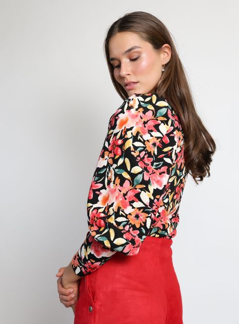 Polera Abril Negro Florecitas Natalia Seguel-2