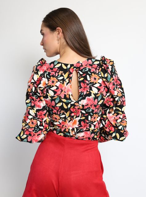 Polera Abril Negro Florecitas Natalia Seguel-3