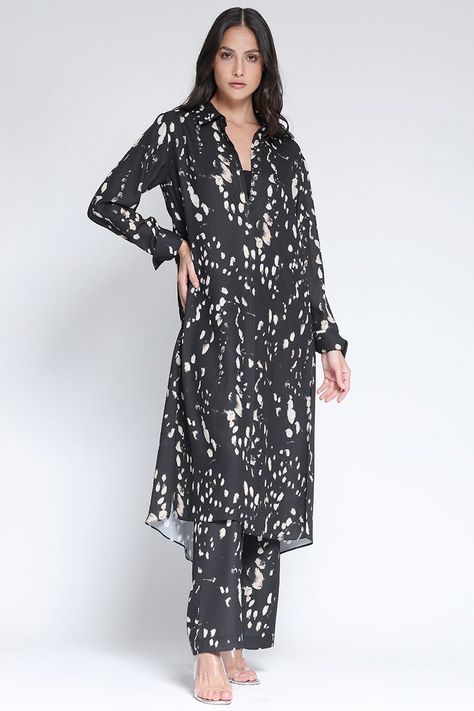 Camisa Extra Larga Estampado Manchas Negro Liola-5