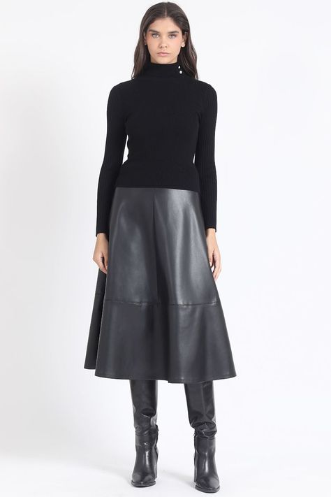 Sweater, Tejido Punto, Boton Decorativo, Negro Liola-1