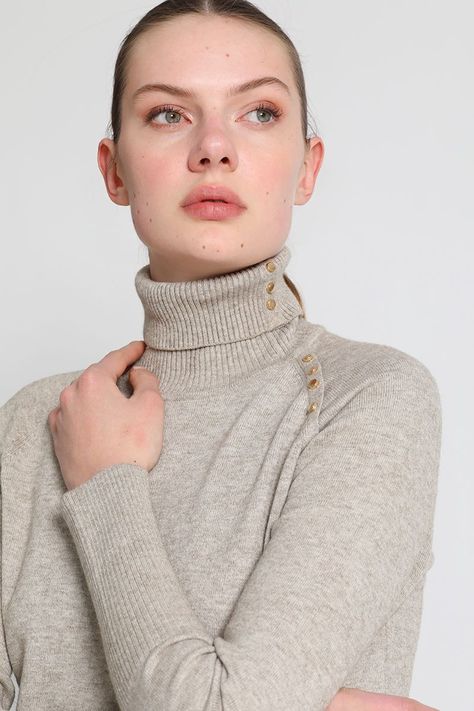 Jersey Tejido Cuello Alto  Beige Liola-0