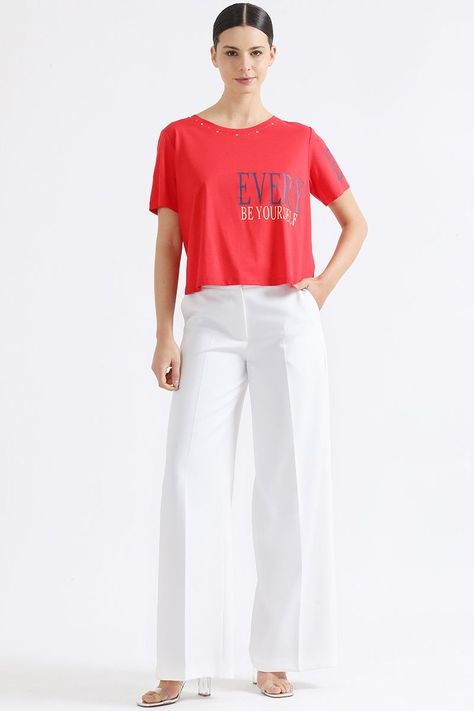 Polera Aplicación Tachas Y Estampado Texto, Rojo Liola-1
