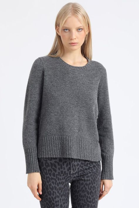 Sweater Recto Tejido Punto, Boton Decorativo, Gris Liola-2