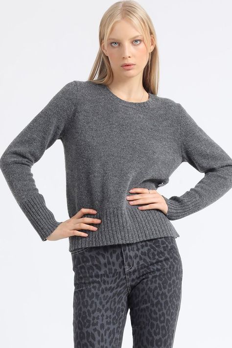 Sweater Recto Tejido Punto, Boton Decorativo, Gris Liola-4