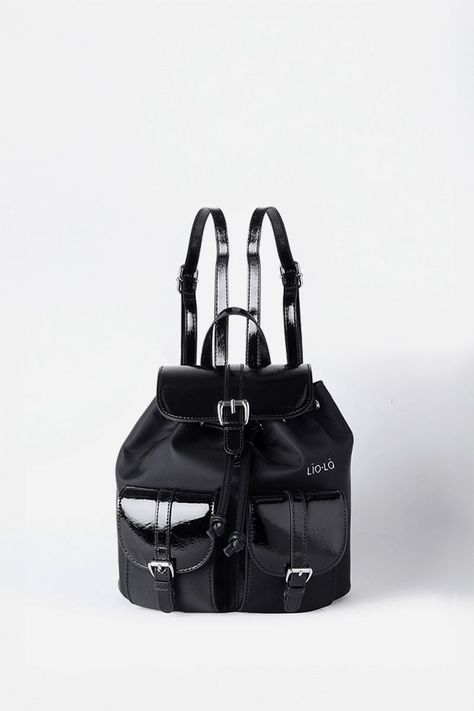 Mochila Tela Aplicación Charol, Negro Liola-3