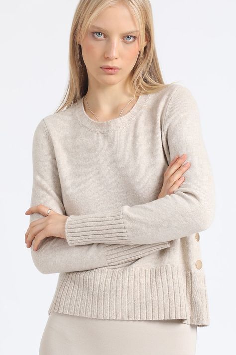 Sweater Recto Tejido Punto, Boton Decorativo, Beige Liola-0