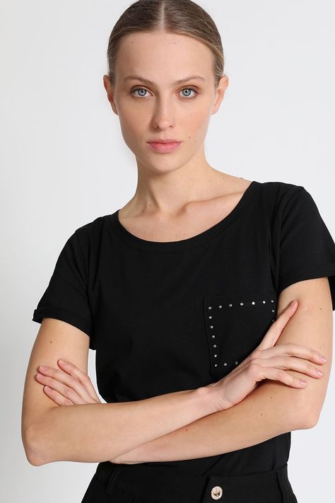 Polera Básica Mujer Negra Liola-2