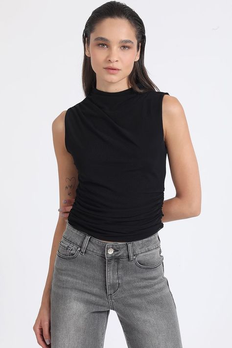 Top Malla Con Recogido En Costados Y Un Hombro, Negro Liola-2