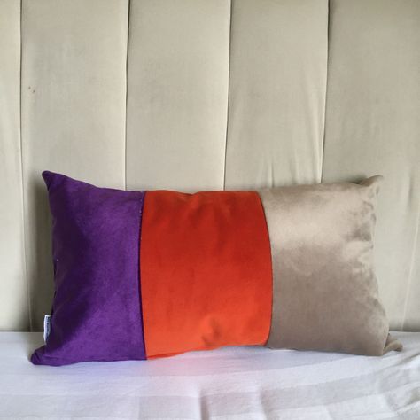 COJIN DECORATIVO DISEÑO MORADO NARANJO Y MORADO 50X30 RELLENO-1