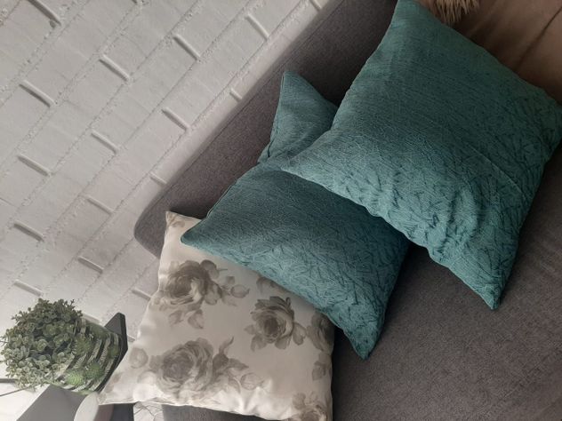 COJIN DECORATIVO DISEÑO TEXTURA TURQUESA 45X45 RELLENO-1