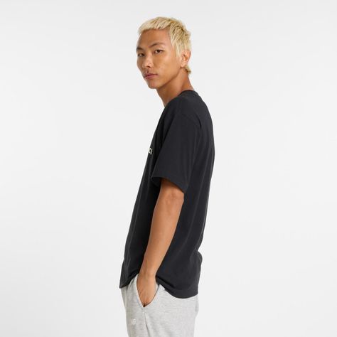 Polera Lifestyle Hombre New Balance Reimagined Graphic Negra-1