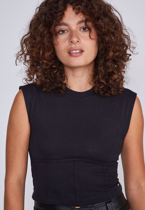 Polera Mujer Armada Parta Baja Negro Sioux-1