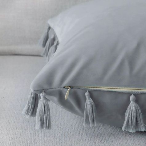 Funda Terciopelo Con Borla Gris Decorativa 45x45-2
