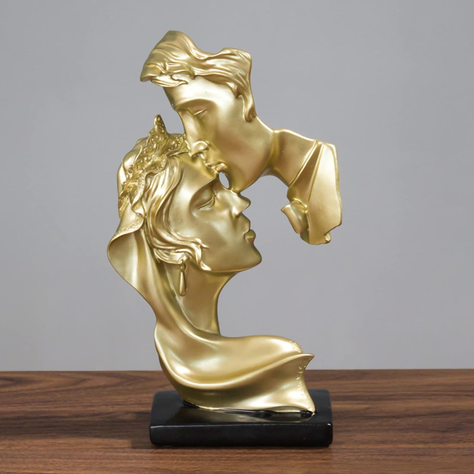 Escultura Romantica De Amor Pareja Beso De Resina Dorado-6