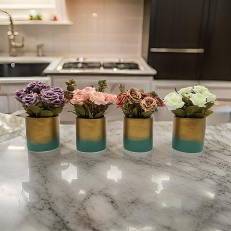 Planta Artificial Macetero Dorado Con Rosas Decorativas-4