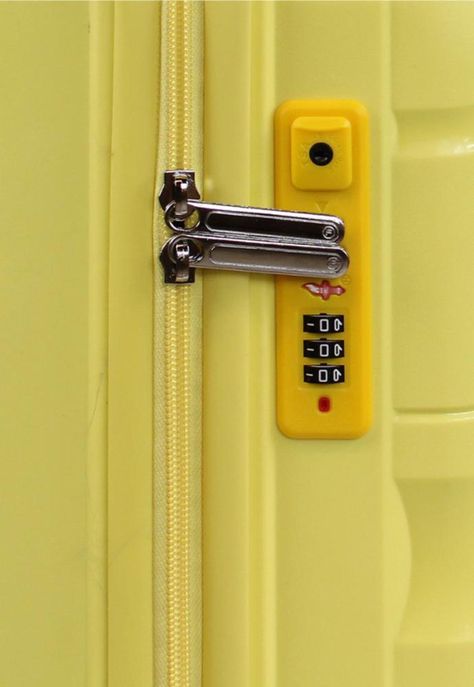 Maleta Lola mediana para 20 kg amarilla F-2