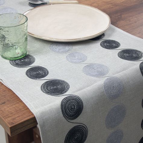 Camino de Mesa Circle Negro 40x180 cm-1