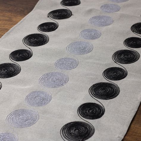 Camino de Mesa Circle Negro 40x180 cm-2
